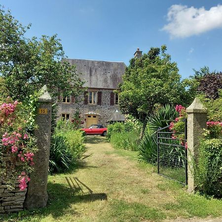 Le Petit Manoir Bed and Breakfast Isigny-le-Buat Eksteriør billede