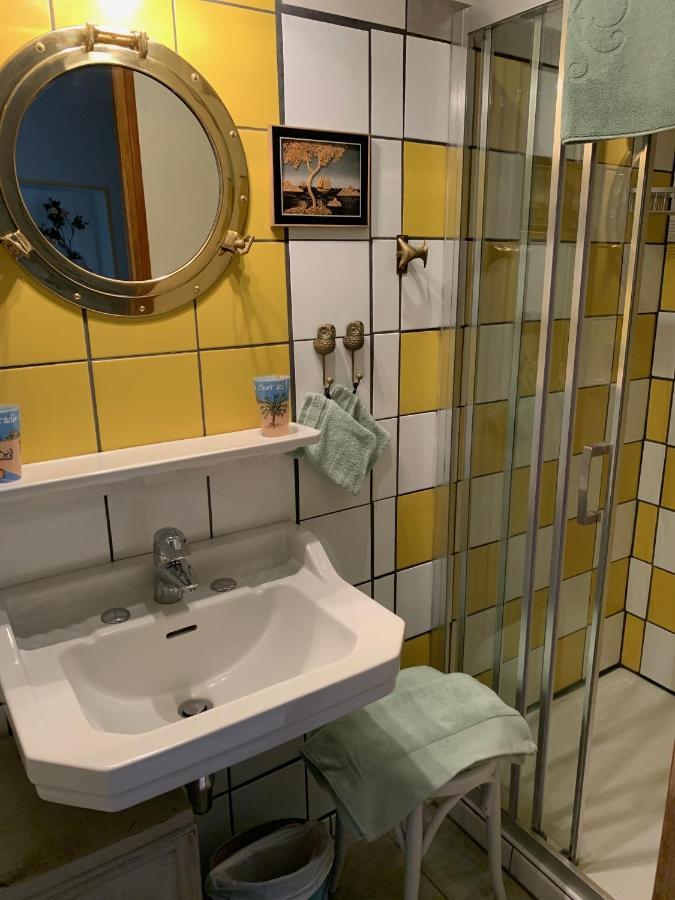 Le Petit Manoir Bed and Breakfast Isigny-le-Buat Eksteriør billede