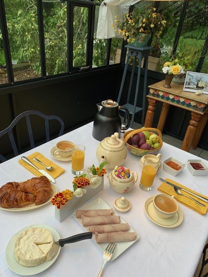 Le Petit Manoir Bed and Breakfast Isigny-le-Buat Eksteriør billede