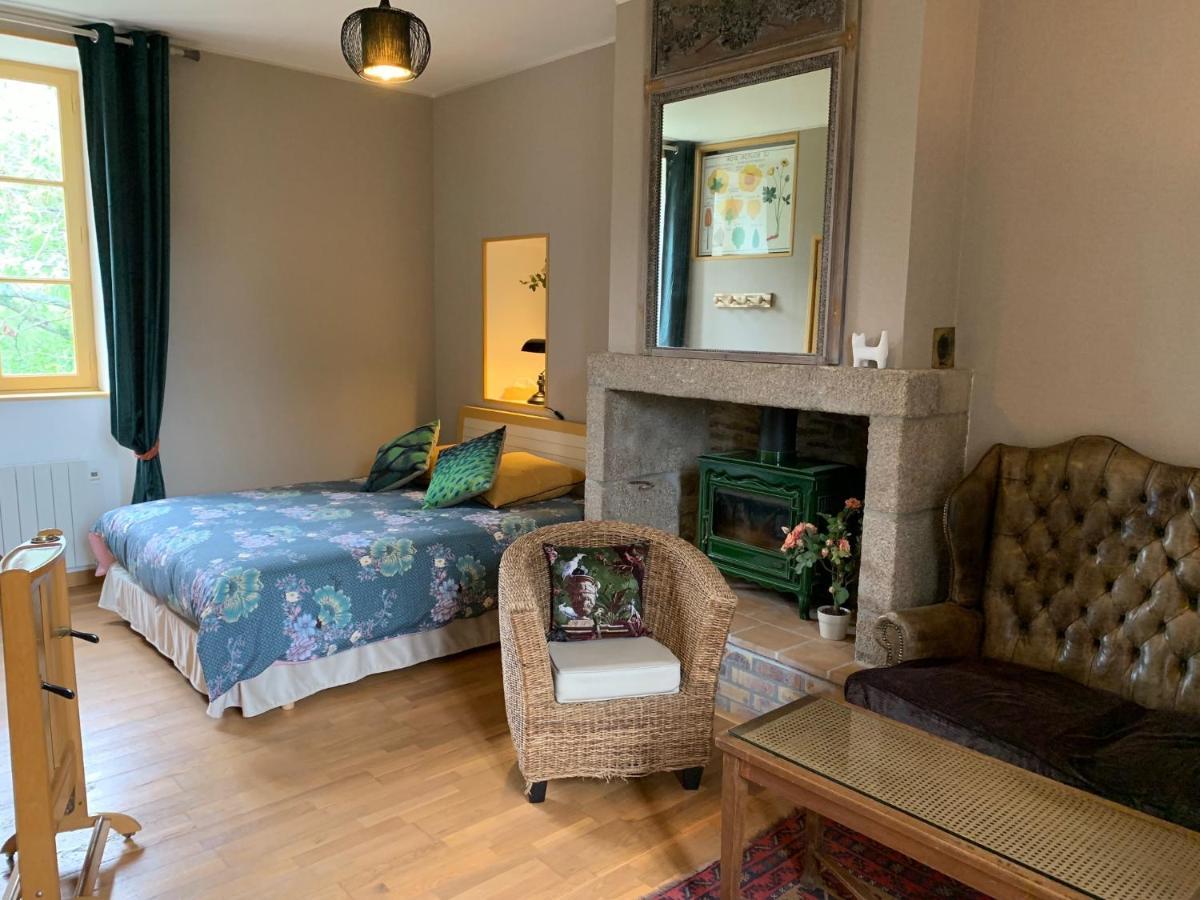 Le Petit Manoir Bed and Breakfast Isigny-le-Buat Eksteriør billede
