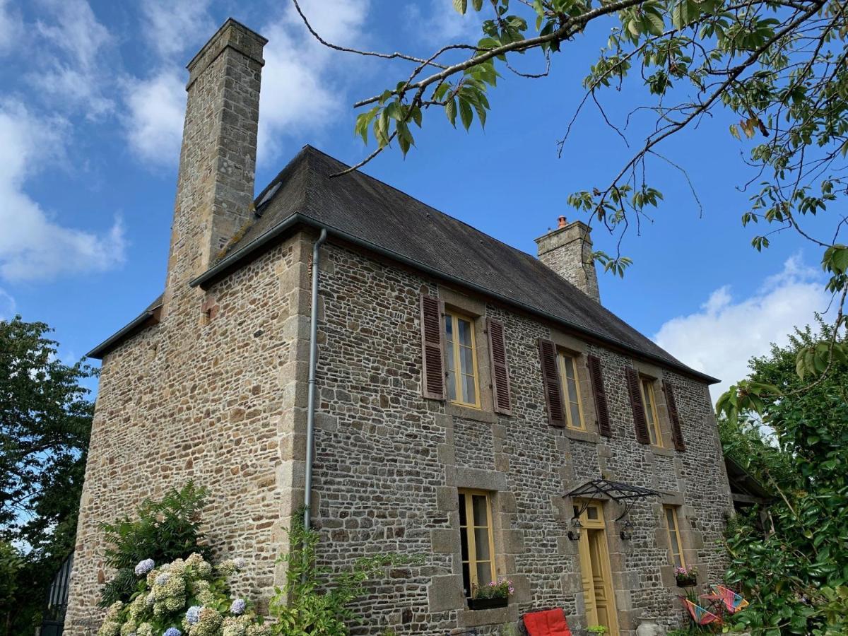 Le Petit Manoir Bed and Breakfast Isigny-le-Buat Eksteriør billede