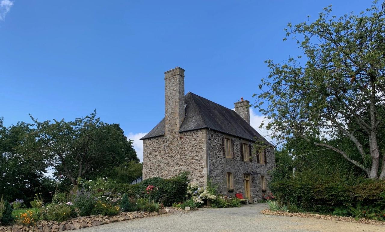 Le Petit Manoir Bed and Breakfast Isigny-le-Buat Eksteriør billede