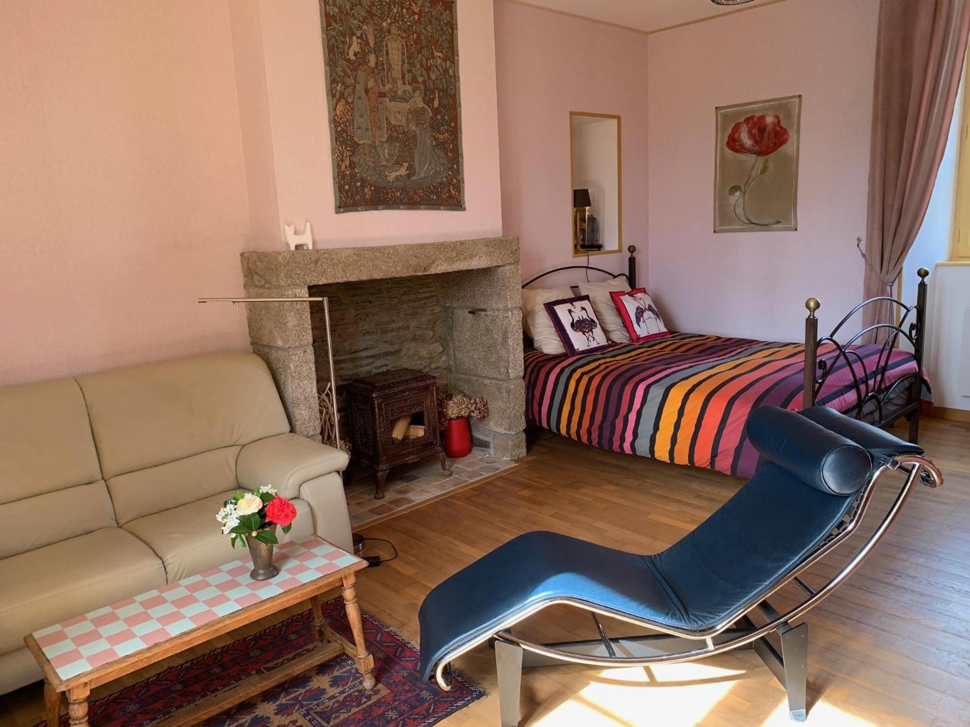 Le Petit Manoir Bed and Breakfast Isigny-le-Buat Eksteriør billede
