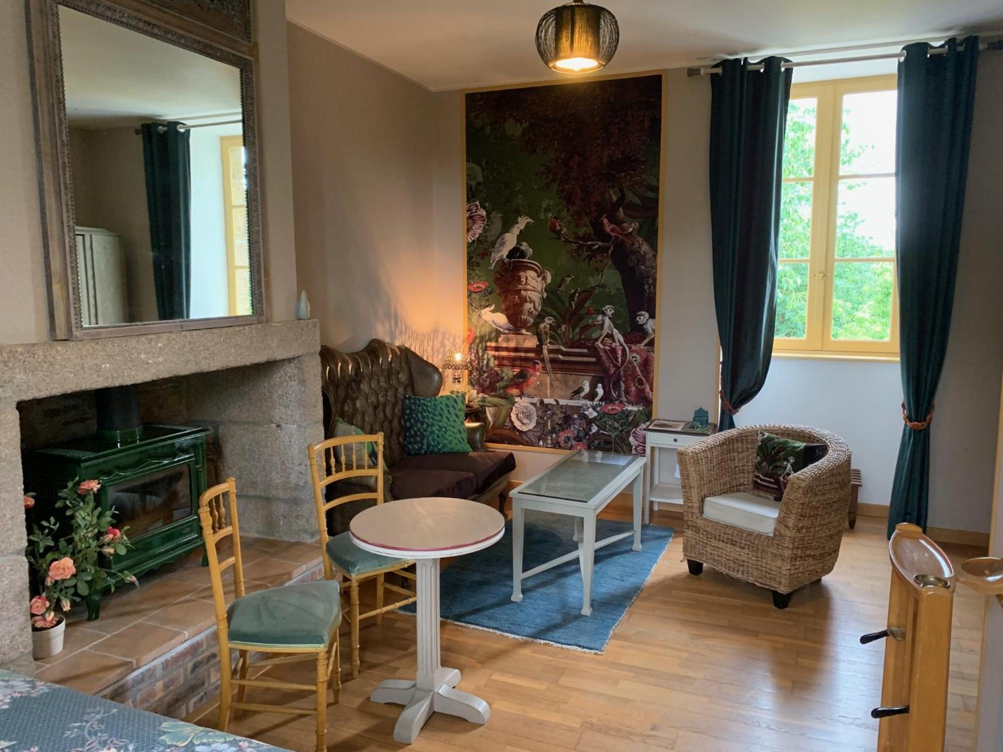Le Petit Manoir Bed and Breakfast Isigny-le-Buat Eksteriør billede
